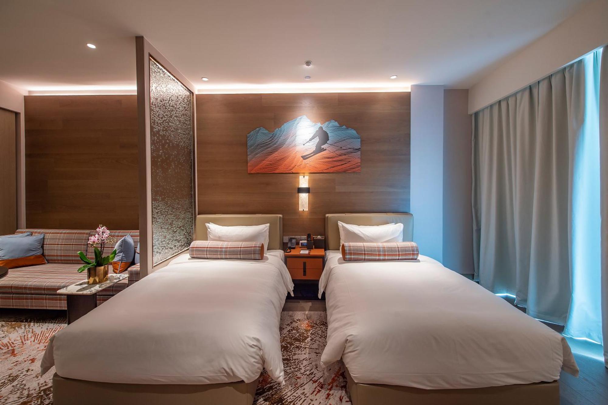 L+snow Supreme Hotel