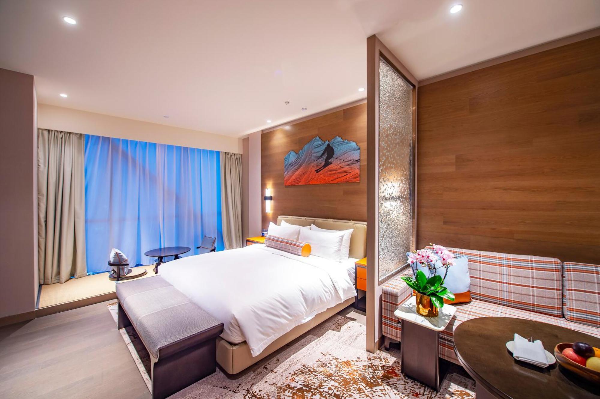 L+snow Supreme Hotel